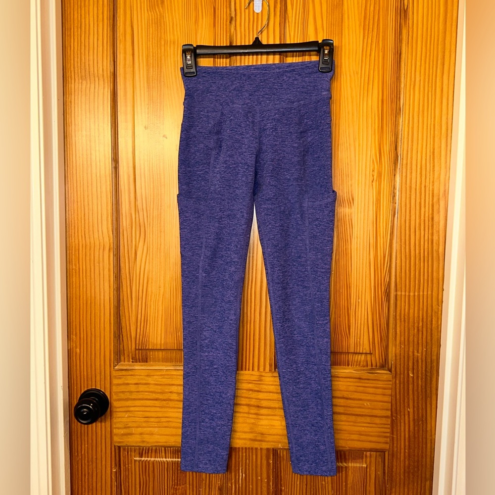 Beyond Yoga Sz XS Purple Side Pocket Leggings